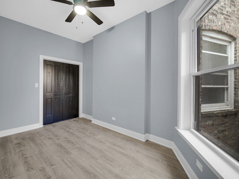 4343 S Ellis Avenue Chicago IL 60653