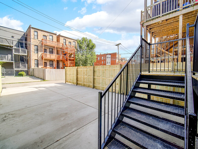 4343 S Ellis Avenue Chicago IL 60653