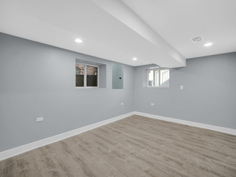 4343 S Ellis Avenue Chicago IL 60653