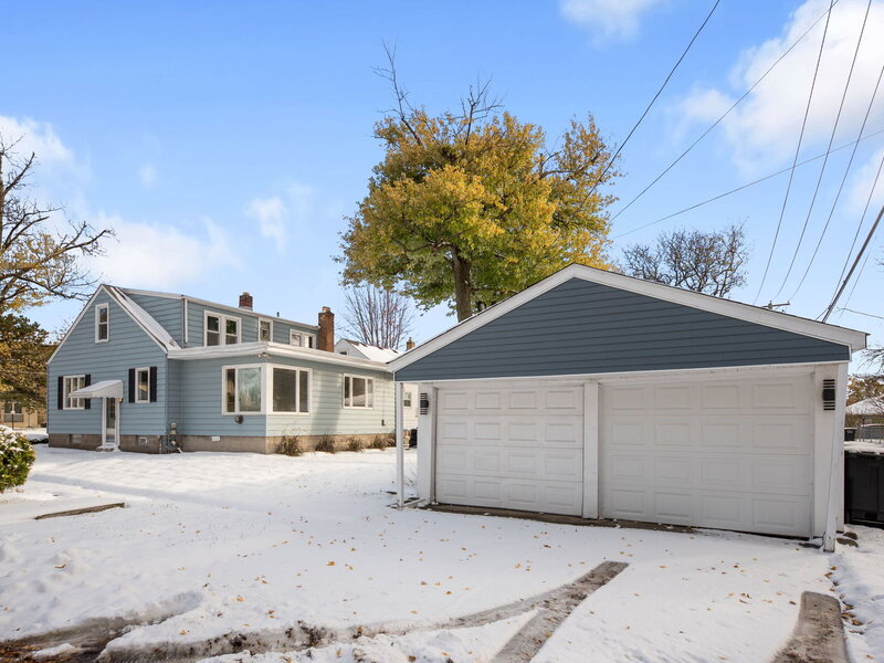 18504 Wentworth Avenue Lansing IL 60438