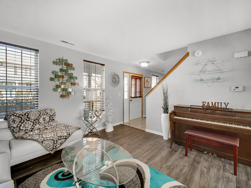 1653 Victoria Park Circle Aurora IL 60504