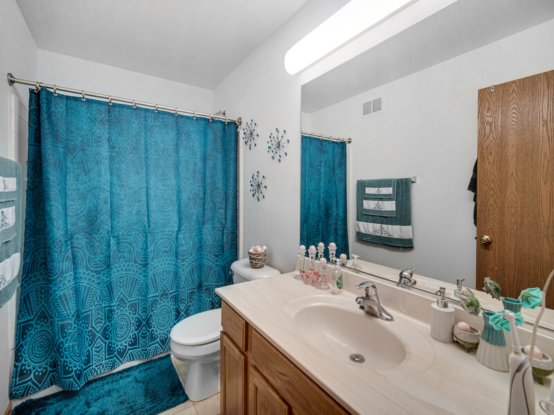 1653 Victoria Park Circle Aurora IL 60504