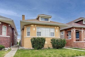 Photo of 10229 S Calumet Avenue Chicago IL 60628