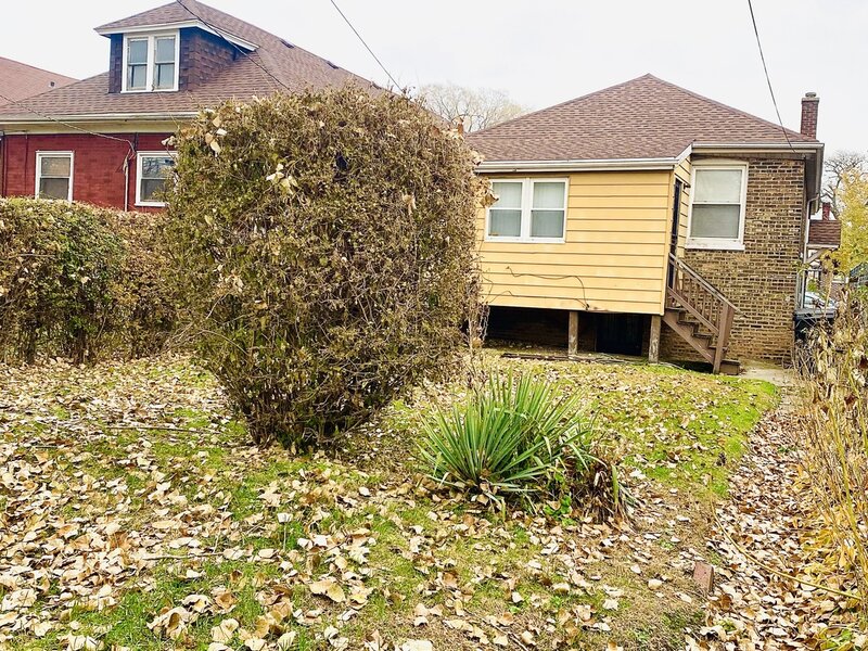 8328 S Crandon Avenue Chicago IL 60617