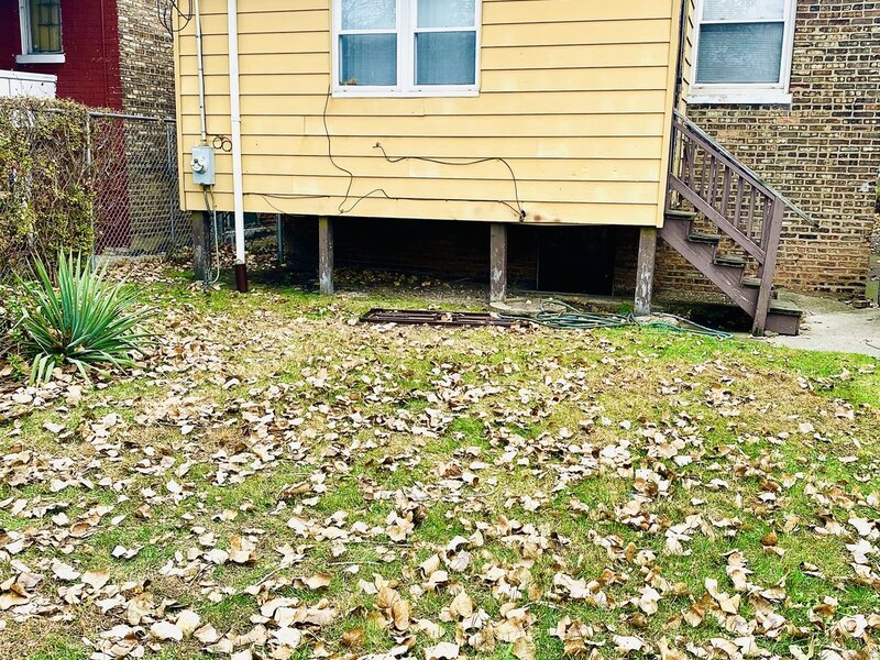 8328 S Crandon Avenue Chicago IL 60617