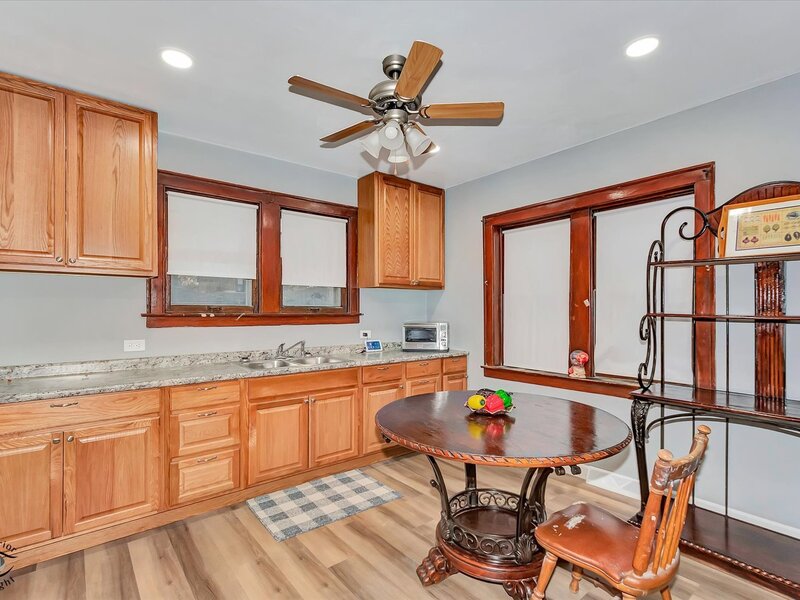 15 W 108th Place Chicago IL 60628