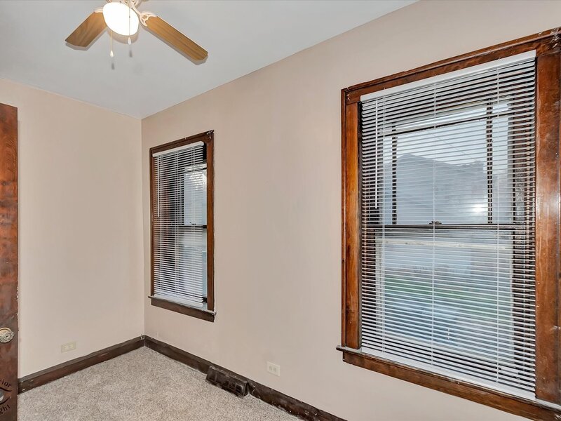 15 W 108th Place Chicago IL 60628