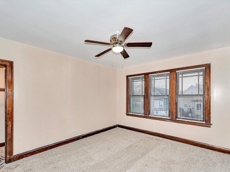 15 W 108th Place Chicago IL 60628
