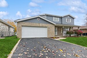 Photo of 19265 Lange Street Lansing IL 60438