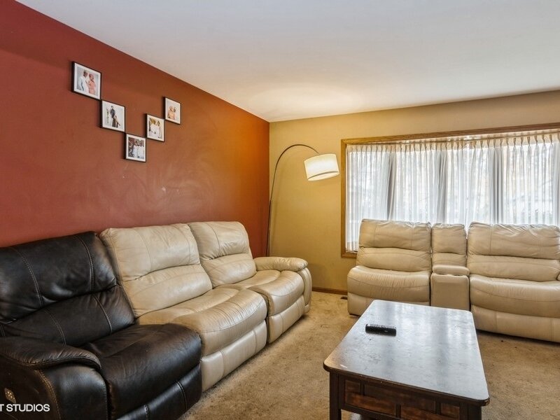 19265 Lange Street Lansing IL 60438
