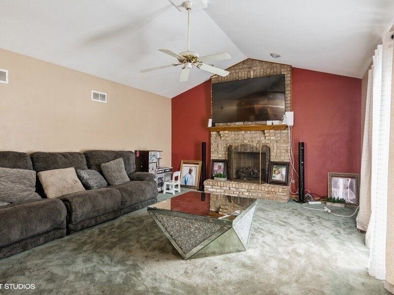 19265 Lange Street Lansing IL 60438