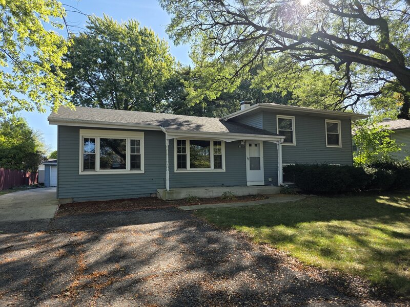 5 Stewart Drive Naperville IL 60563
