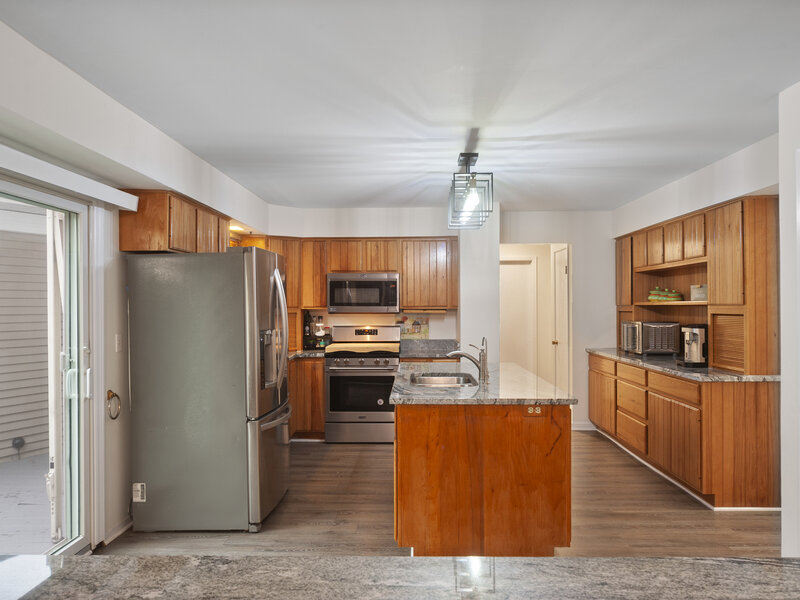 8 Hampton Court Mundelein IL 60060