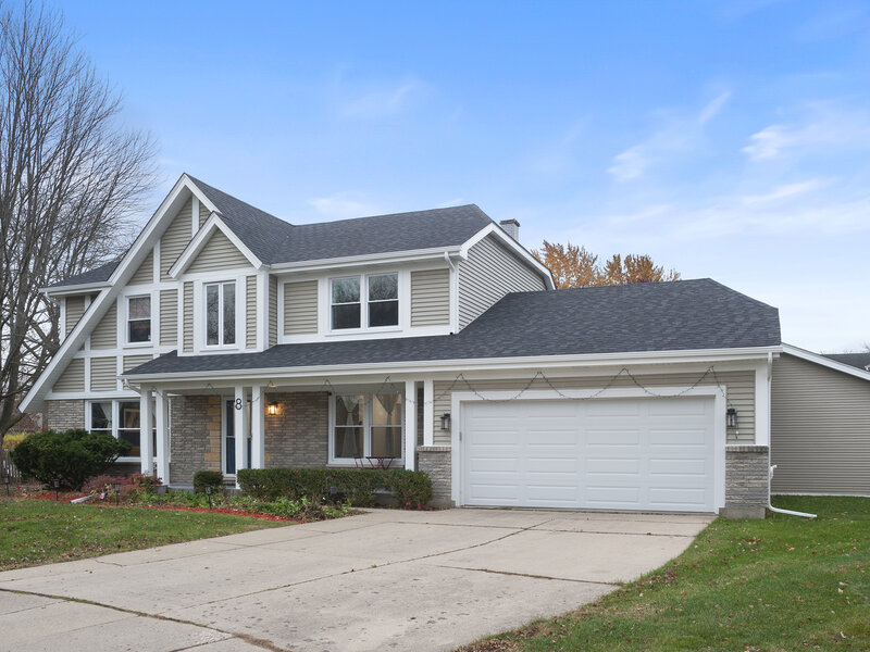 8 Hampton Court Mundelein IL 60060