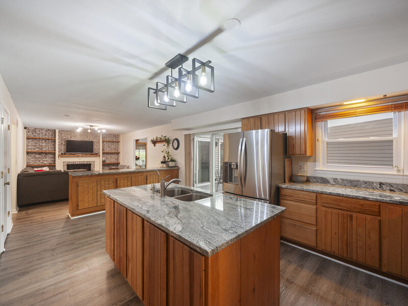 8 Hampton Court Mundelein IL 60060