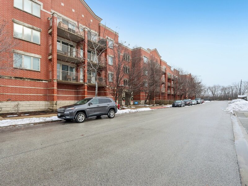9864 Leland Avenue Schiller Park IL 60176