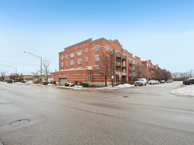9864 Leland Avenue Schiller Park IL 60176