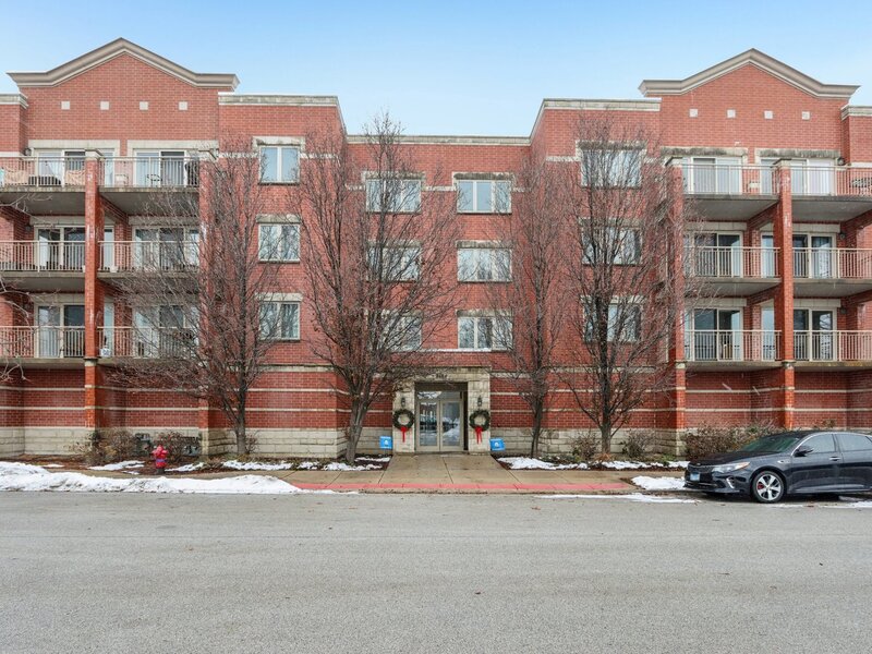 9864 Leland Avenue Schiller Park IL 60176