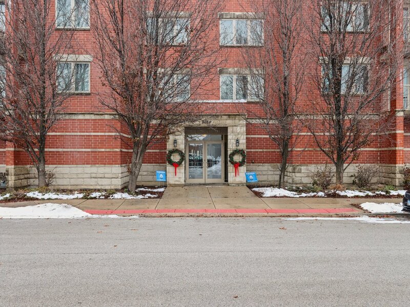 9864 Leland Avenue Schiller Park IL 60176