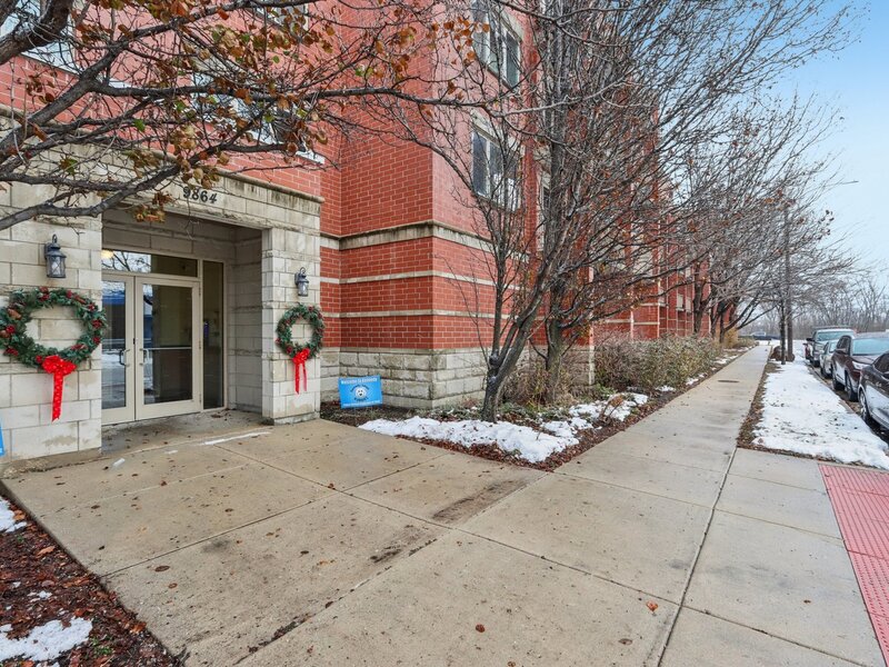 9864 Leland Avenue Schiller Park IL 60176