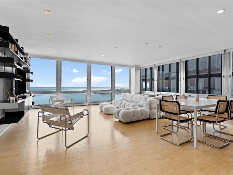 880 N Lake Shore Drive Chicago IL 60611