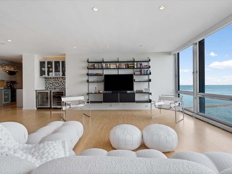 880 N Lake Shore Drive Chicago IL 60611