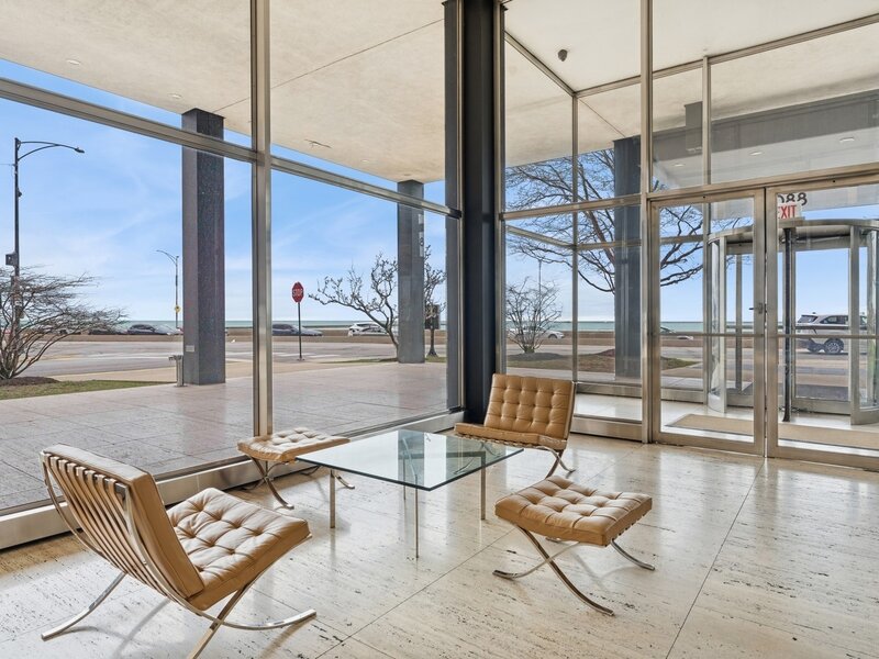 880 N Lake Shore Drive Chicago IL 60611