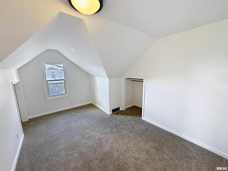 1638 20th Avenue Moline IL 61265