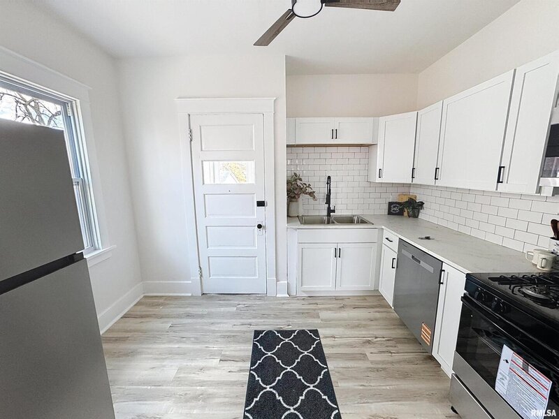 1638 20th Avenue Moline IL 61265