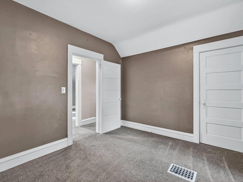 1525 W High Street Davenport IA 52804