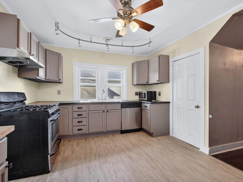 1525 W High Street Davenport IA 52804