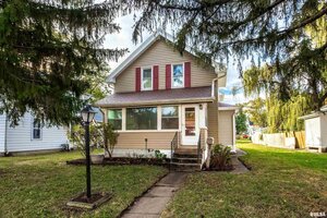 Photo of 1525 W High Street Davenport IA 52804
