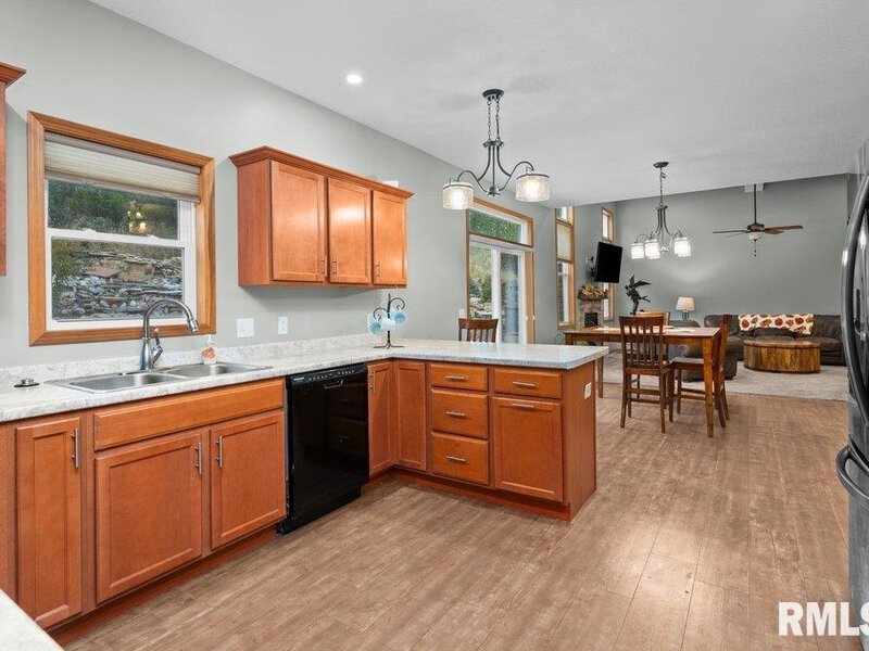 1215 Waverly Road Davenport IA 52804
