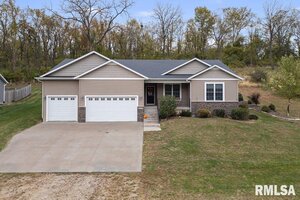 Photo of 1215 Waverly Road Davenport IA 52804