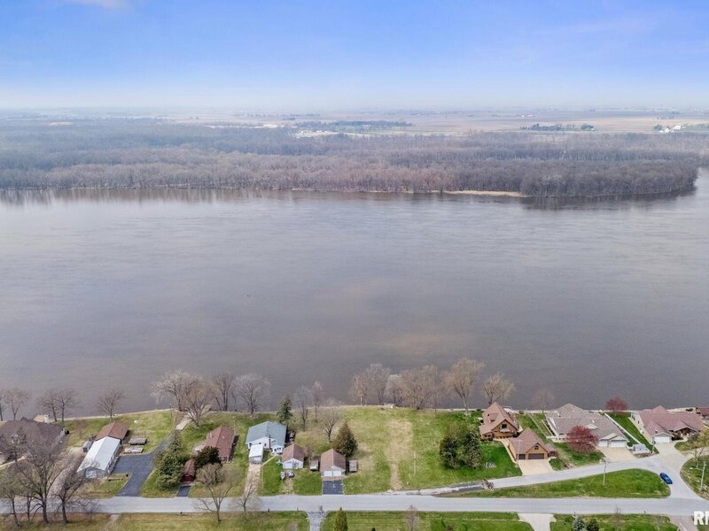 21812 N River Road Cordova IL 61242