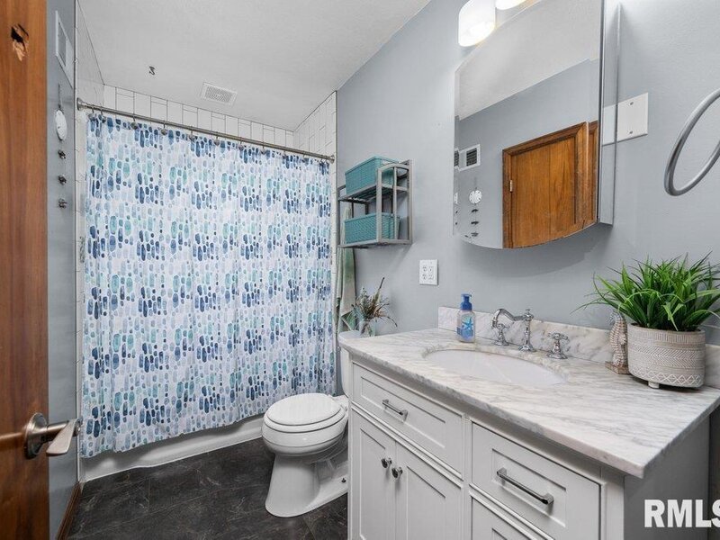 3430 W Locust Street Davenport IA 52804
