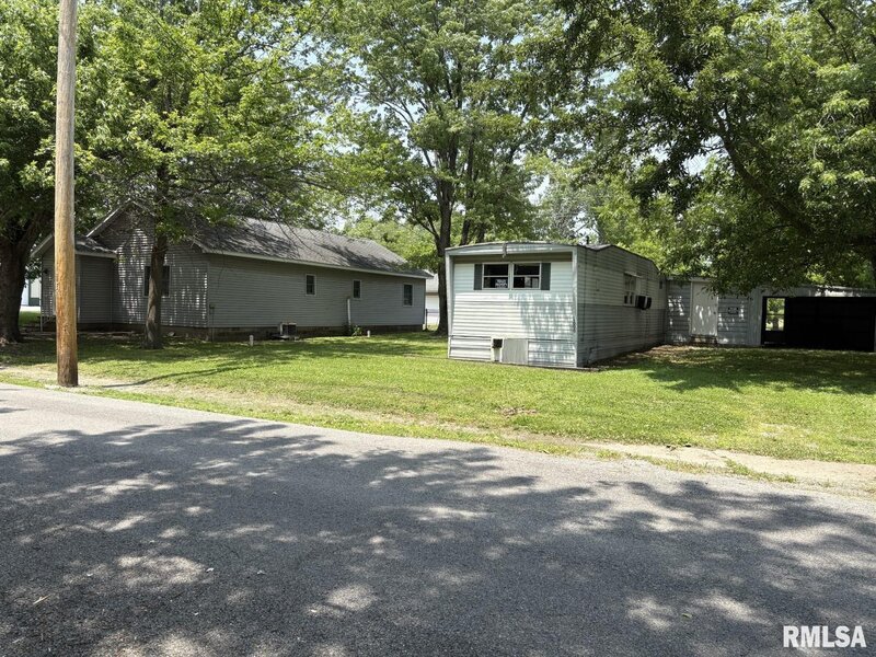 1606 W Faust Street Marion IL 62959