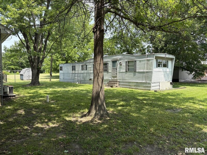 1606 W Faust Street Marion IL 62959