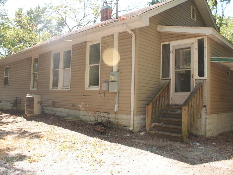 702 W Walnut Street Carbondale IL 62901