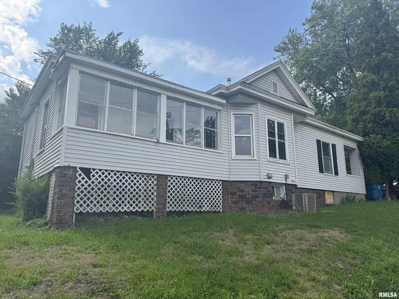 924 4th Street Peru IL 61354