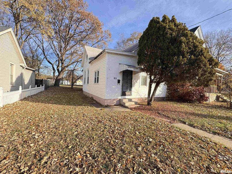 911 W Hurlburt Street Peoria IL 61605