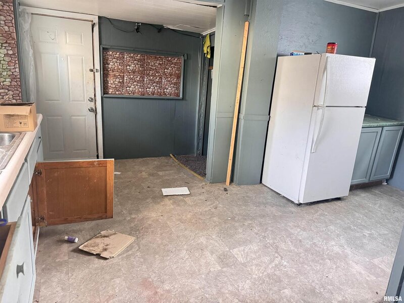 911 W Hurlburt Street Peoria IL 61605