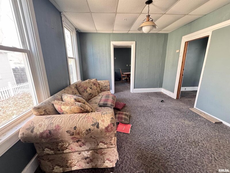911 W Hurlburt Street Peoria IL 61605