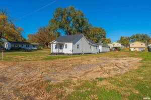Photo of 814 1st Street Lincoln IL 62656