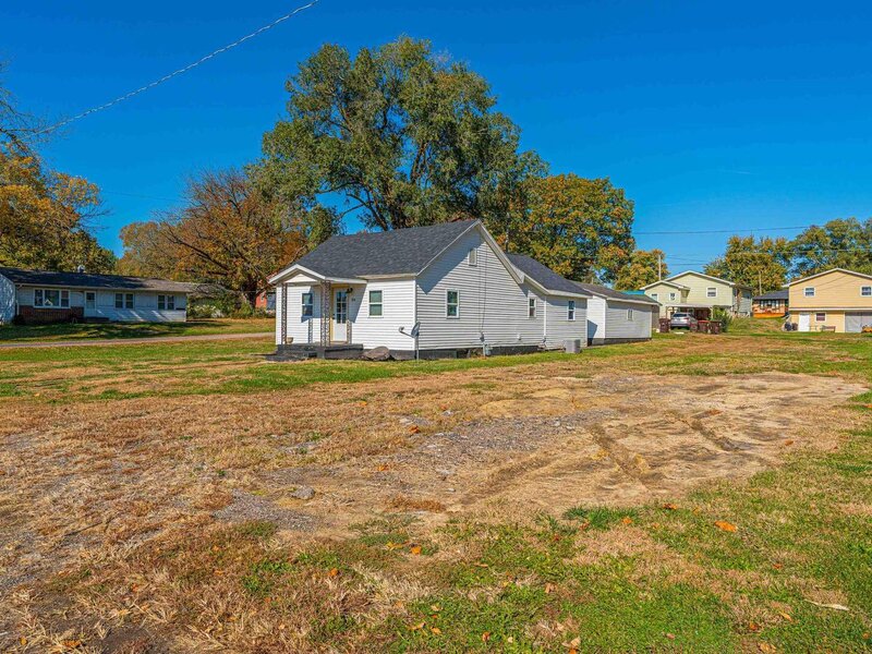 814 1st Street Lincoln IL 62656