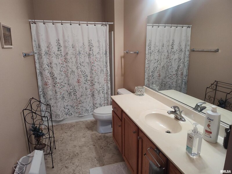 1535 Reserve Lane Dekalb IL 60115