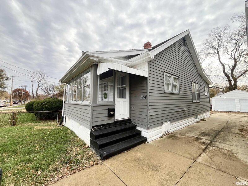 822 E Gift Avenue Peoria IL 61603