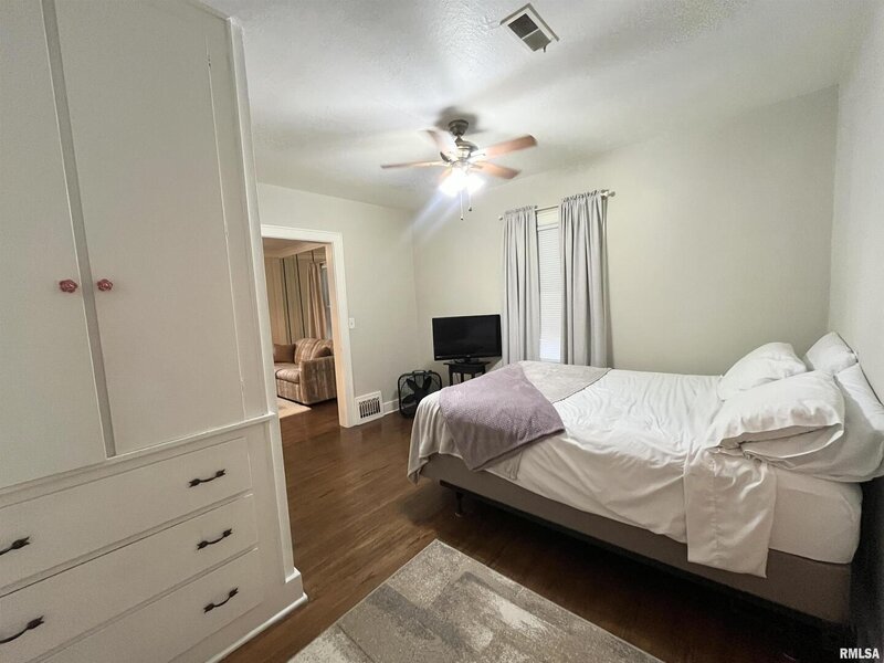 822 E Gift Avenue Peoria IL 61603