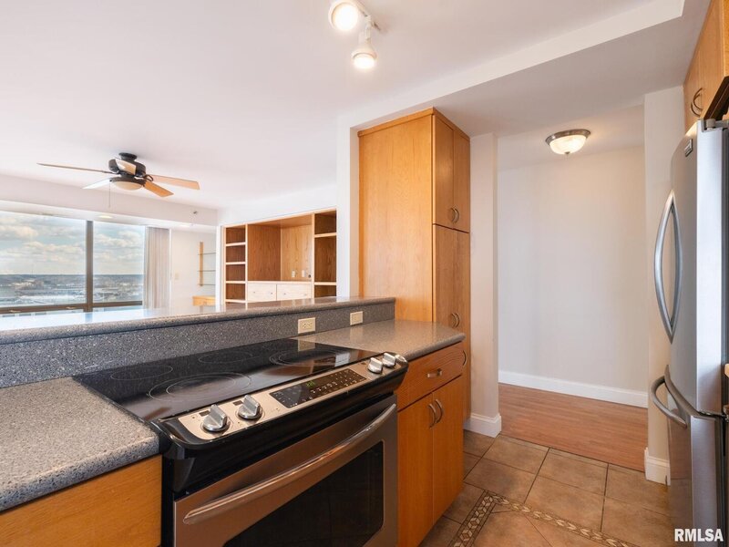 125 Sw Jefferson Street Peoria IL 61602