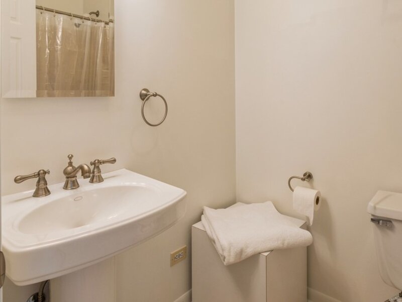 5600 Hillcrest Lane Lisle IL 60532